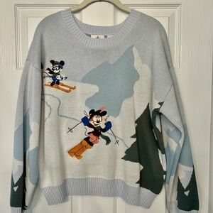 Disney Parks 2023 Christmas Holiday Winter Skiing Homestead Sweater M Women